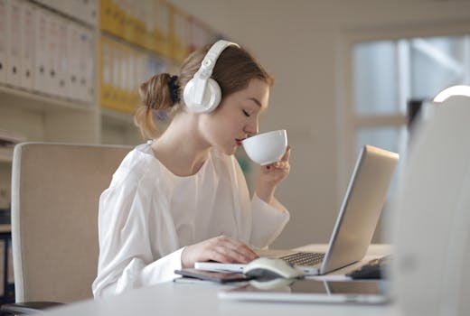 image of a calm workspace